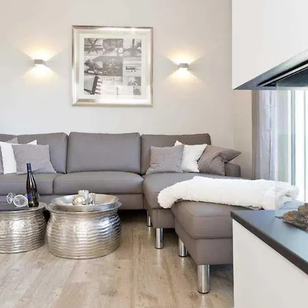 Duenenpalais App 08 *